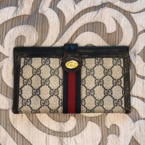 VINTAGE GUCCI WALLET